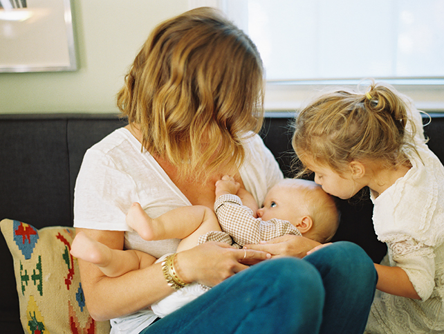 chicago breastfeeding photographer