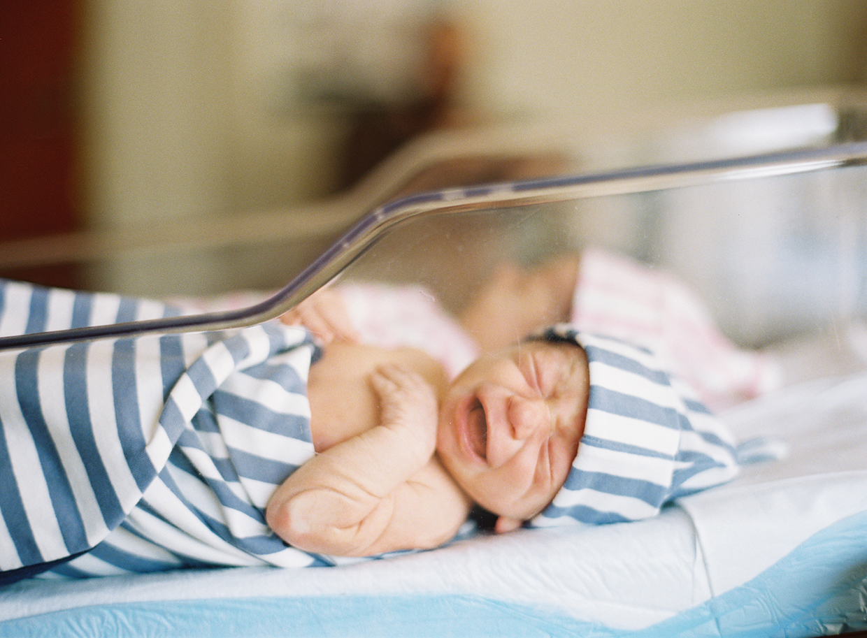 chicago hospital newborn photographers